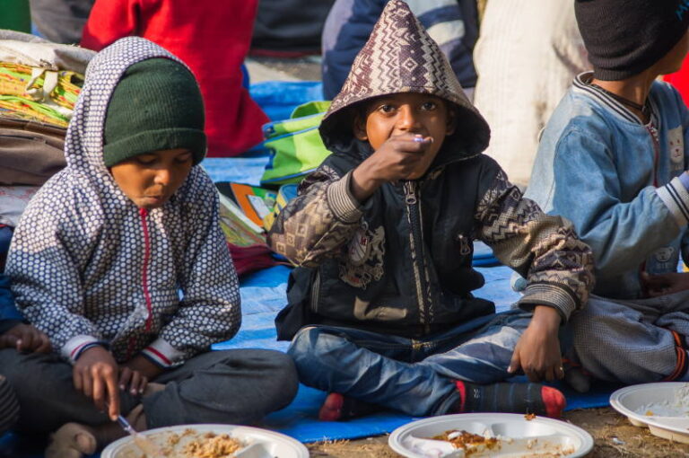 Children of Free Pathshala Given Free Meals Under the Dasvandh Initiative of Beeji De Chole Bhature
